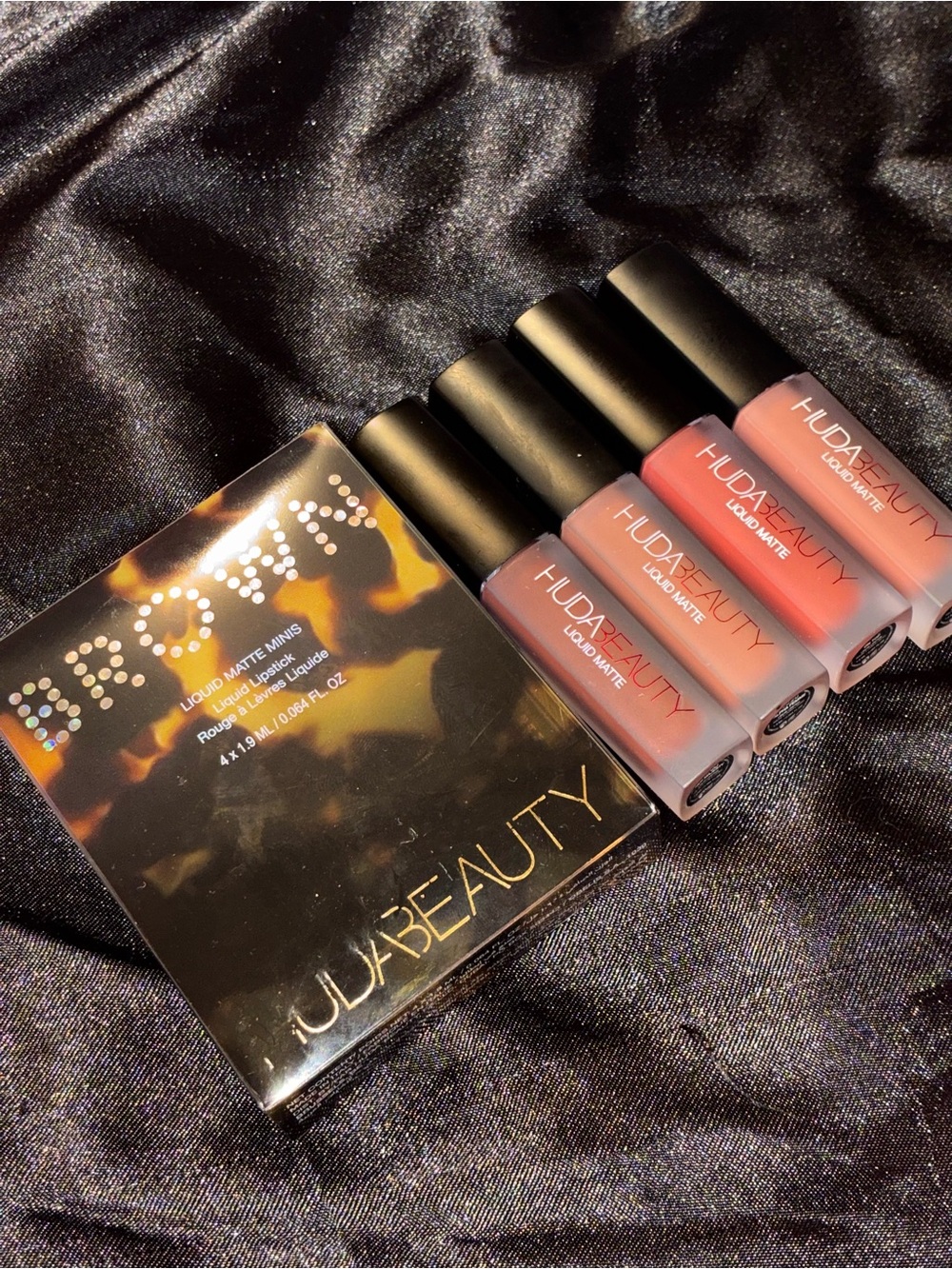 NIB LE Huda Beauty Brown Liquid Lipstick Set